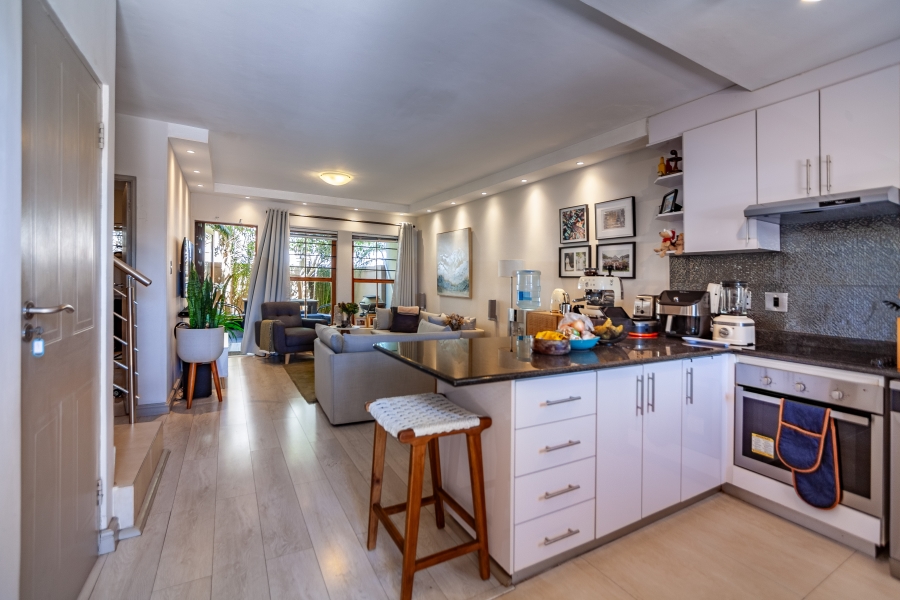 2 Bedroom Property for Sale in Sea Point Western Cape